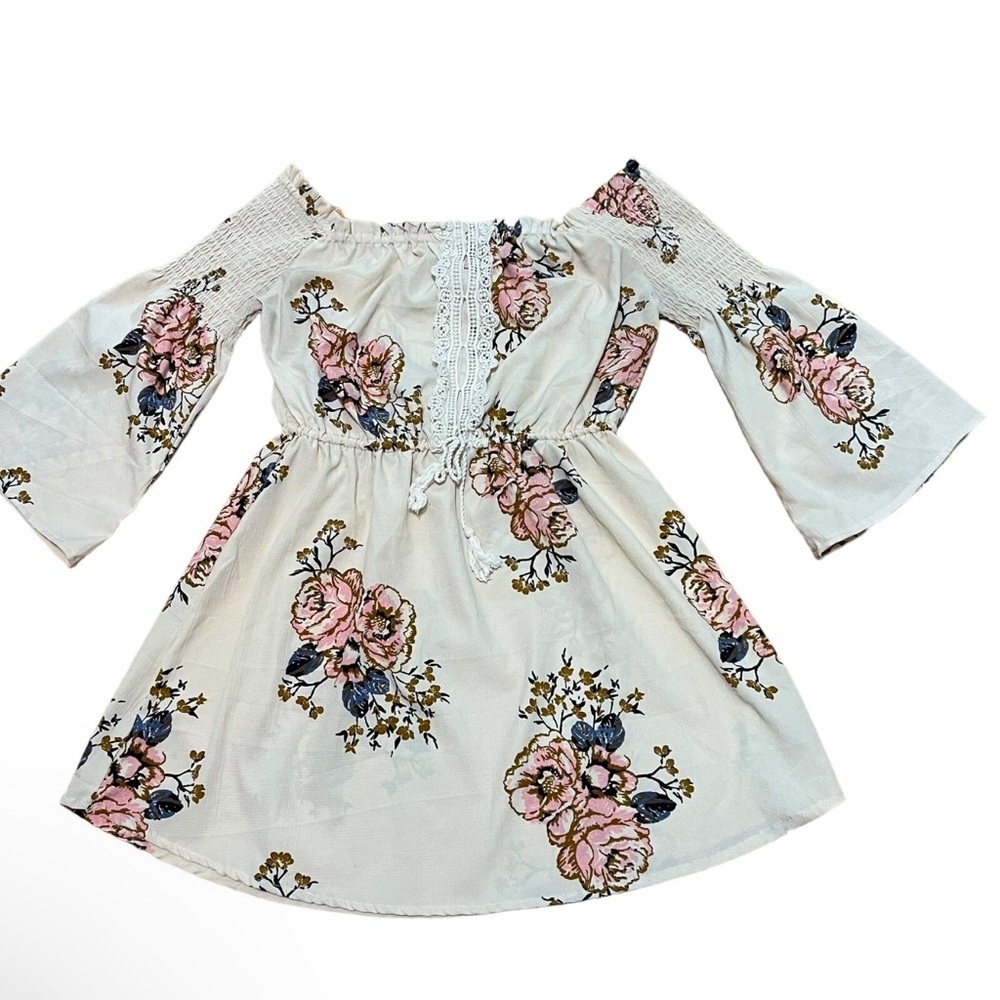 Feathers Floral Dress with bell sleeves size S small. NWT